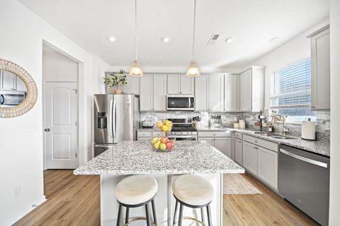 Tiny photo for 1172 Lake Forest Drive, Hebron, OH 43025 (MLS # 226000523)