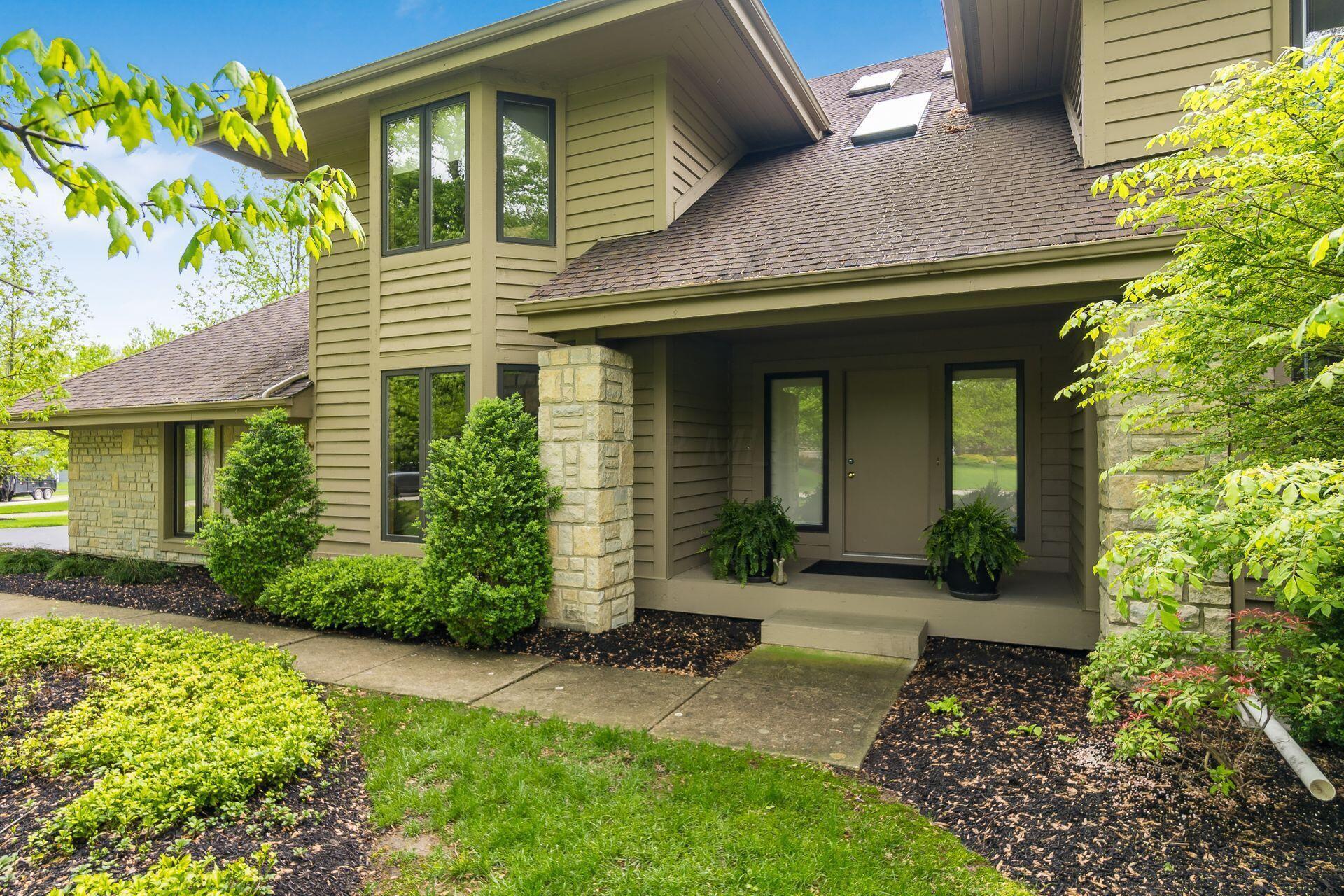 5737 Dunnwood Court, Dublin, Ohio image 2