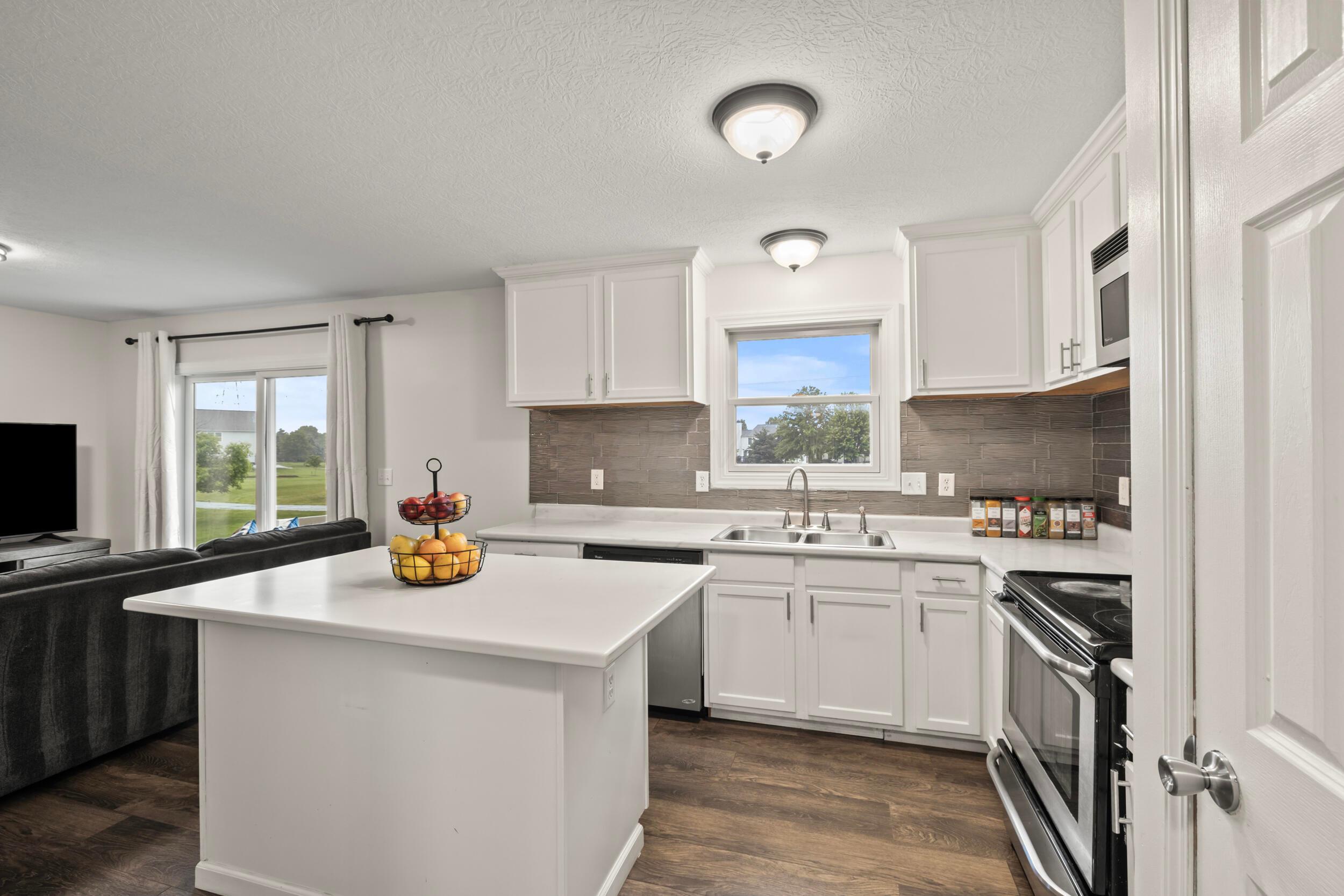 1608 Geranium Drive, Lewis Center, Ohio image 14