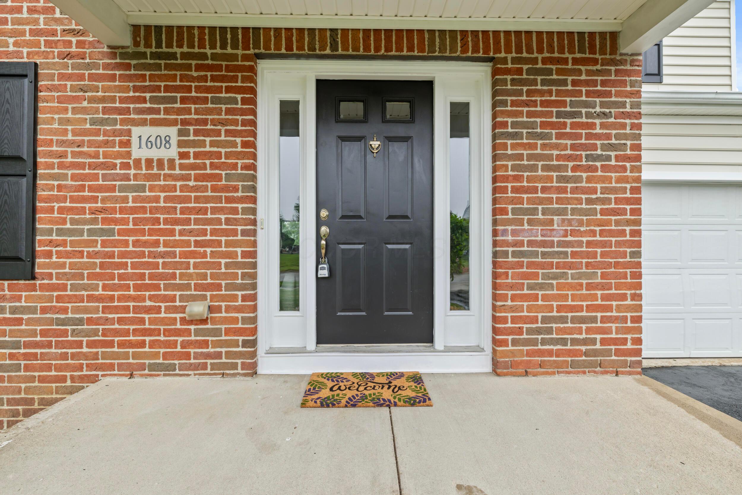 1608 Geranium Drive, Lewis Center, Ohio image 4