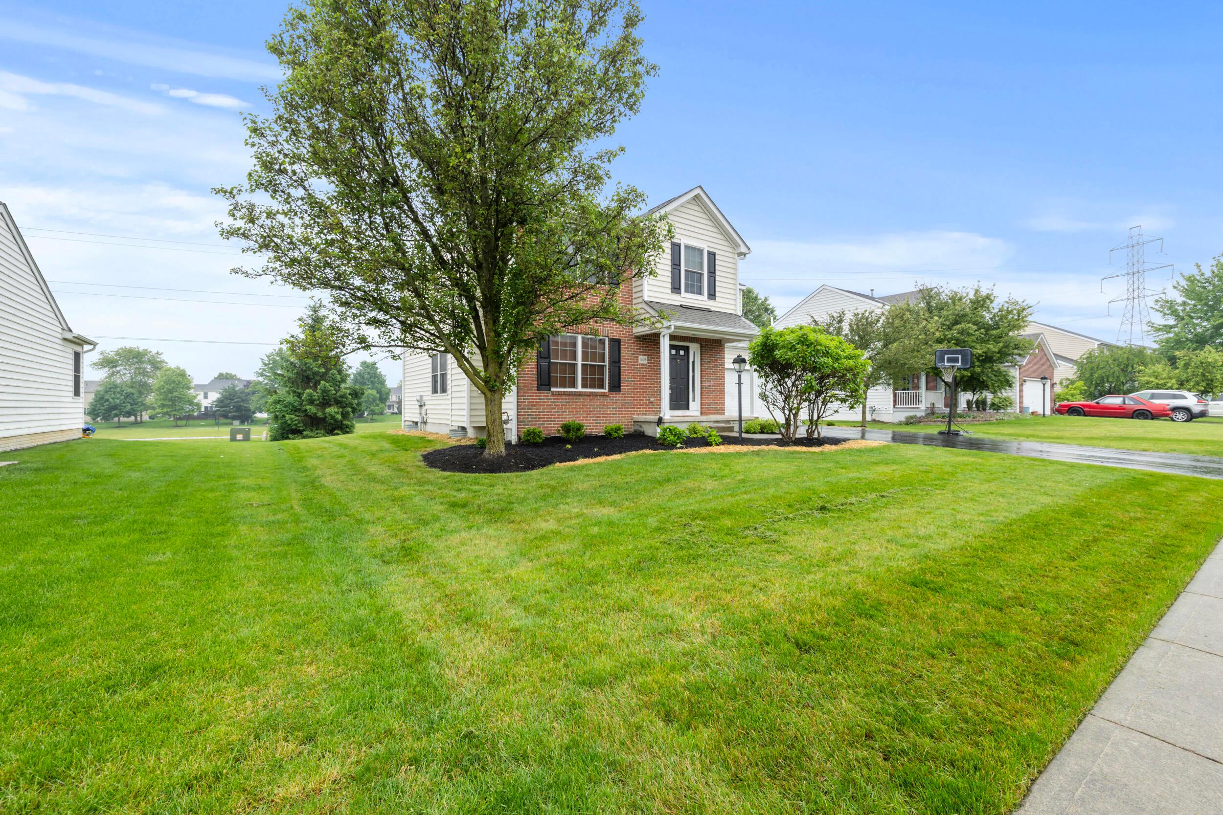 1608 Geranium Drive, Lewis Center, Ohio image 3