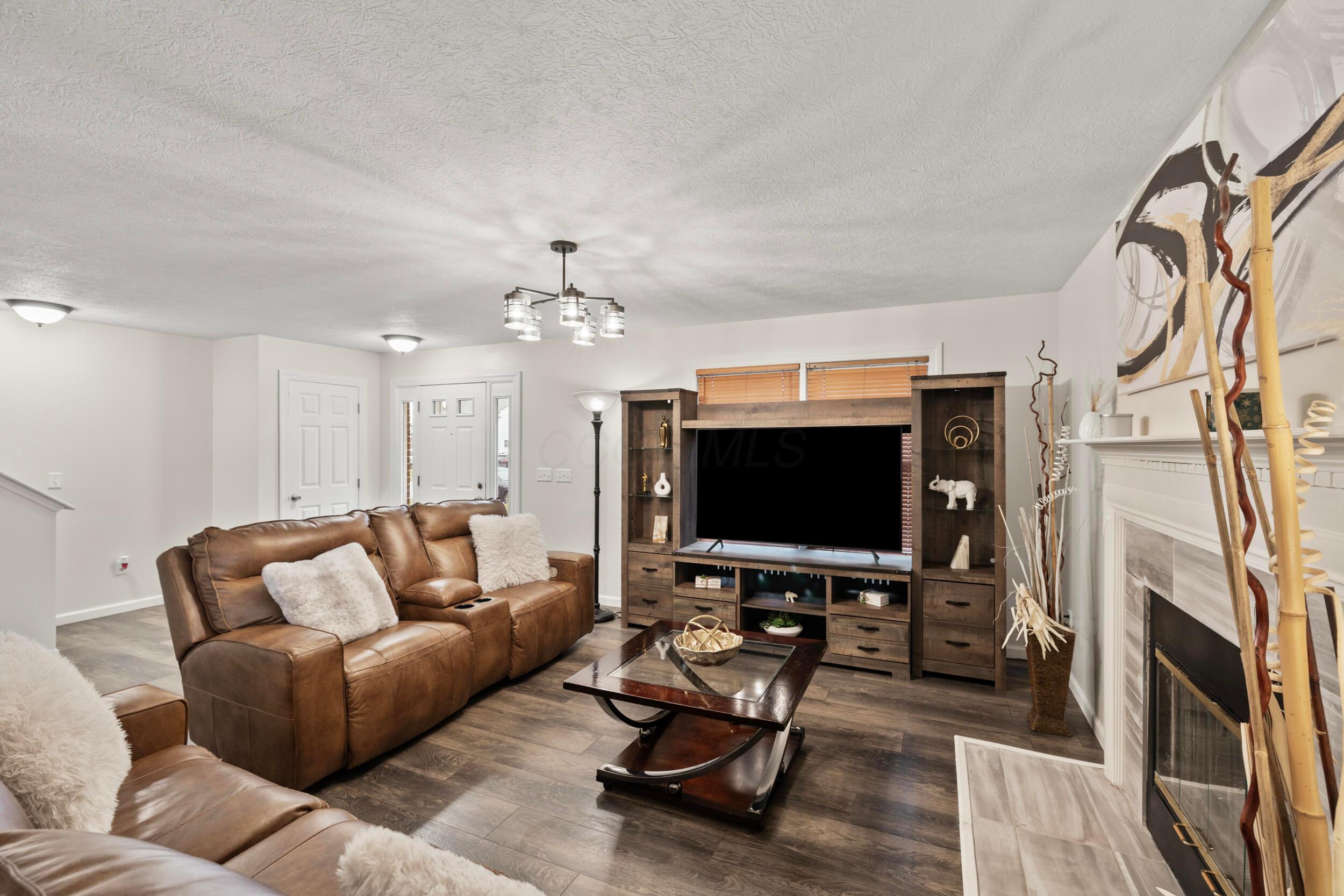 1608 Geranium Drive, Lewis Center, Ohio image 5