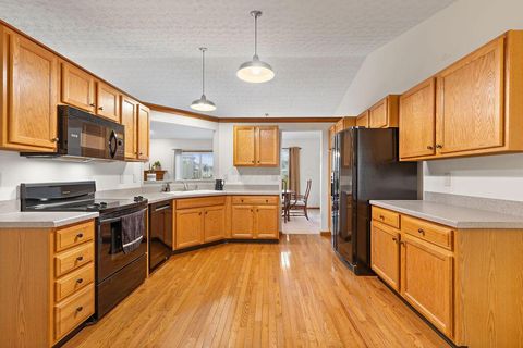 Tiny photo for 6964 Saint Ninians, Lewis Center, OH 43035 (MLS # 225045563)