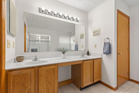 Tiny photo for 6964 Saint Ninians, Lewis Center, OH 43035 (MLS # 225045563)