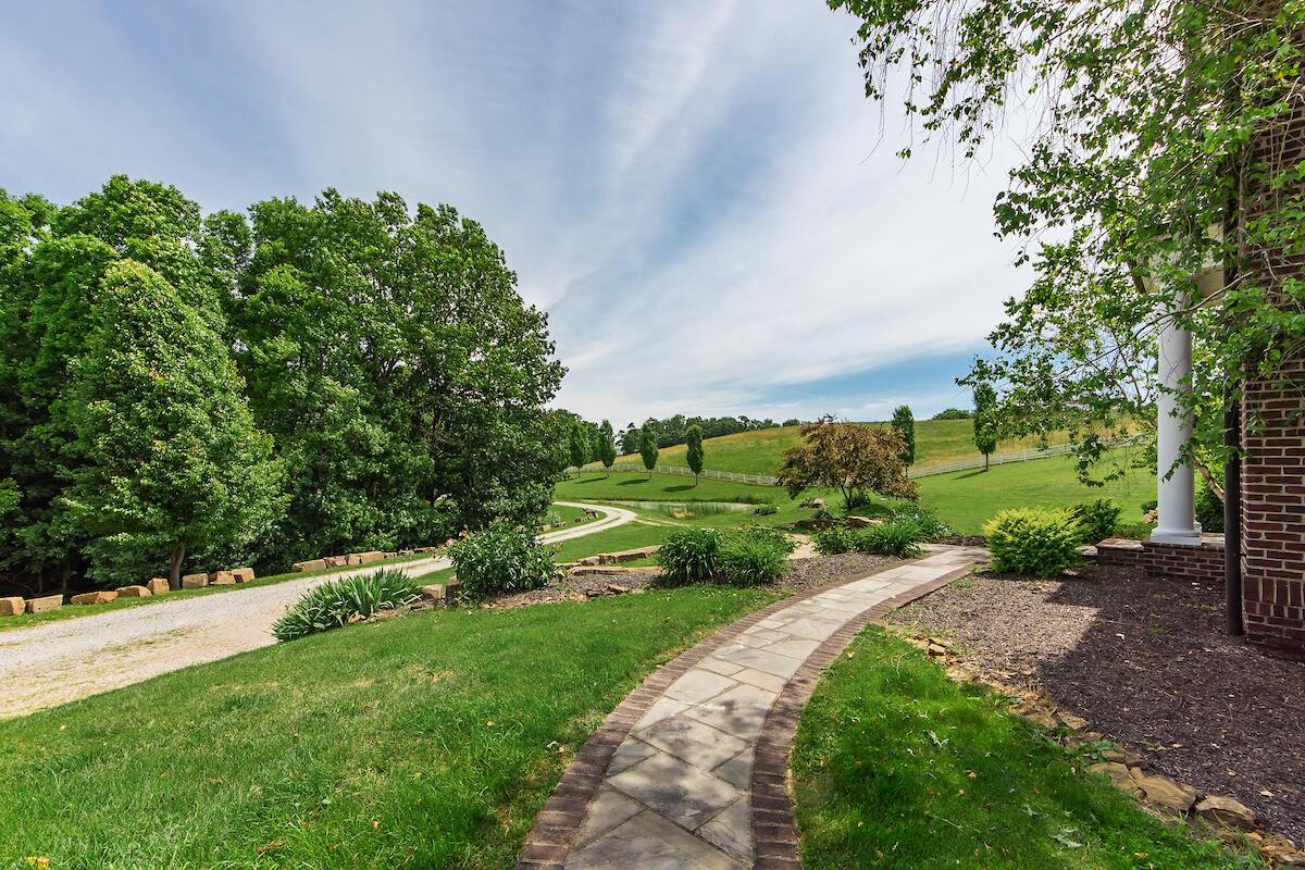 16187 Kreashbaum Road, Rockbridge, Ohio image 3