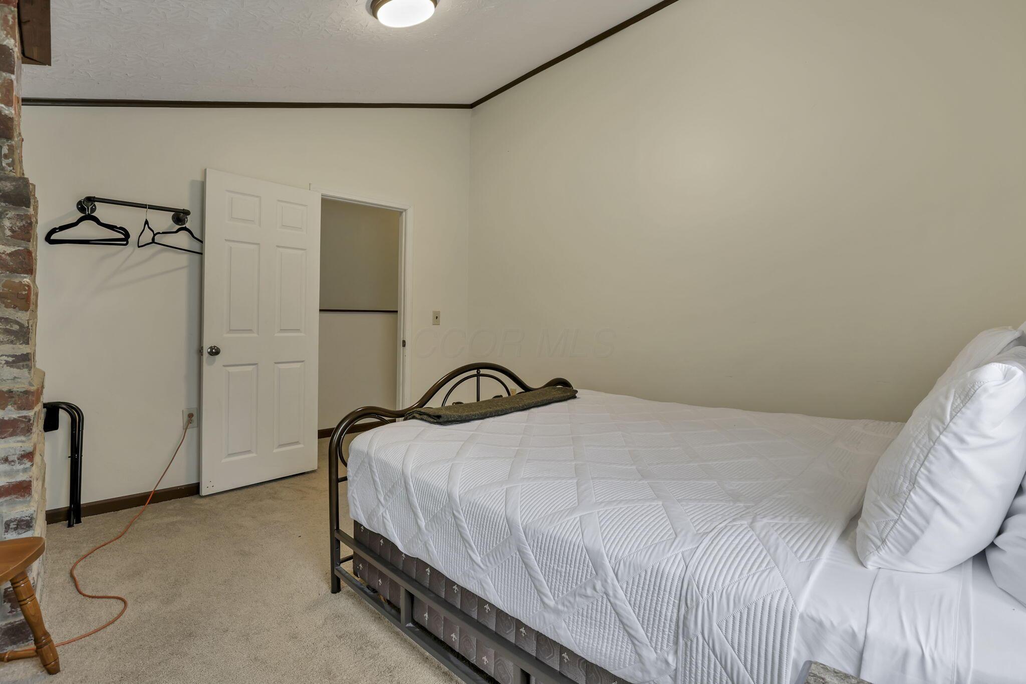 23587 Woltz Road, Rockbridge, Ohio image 35
