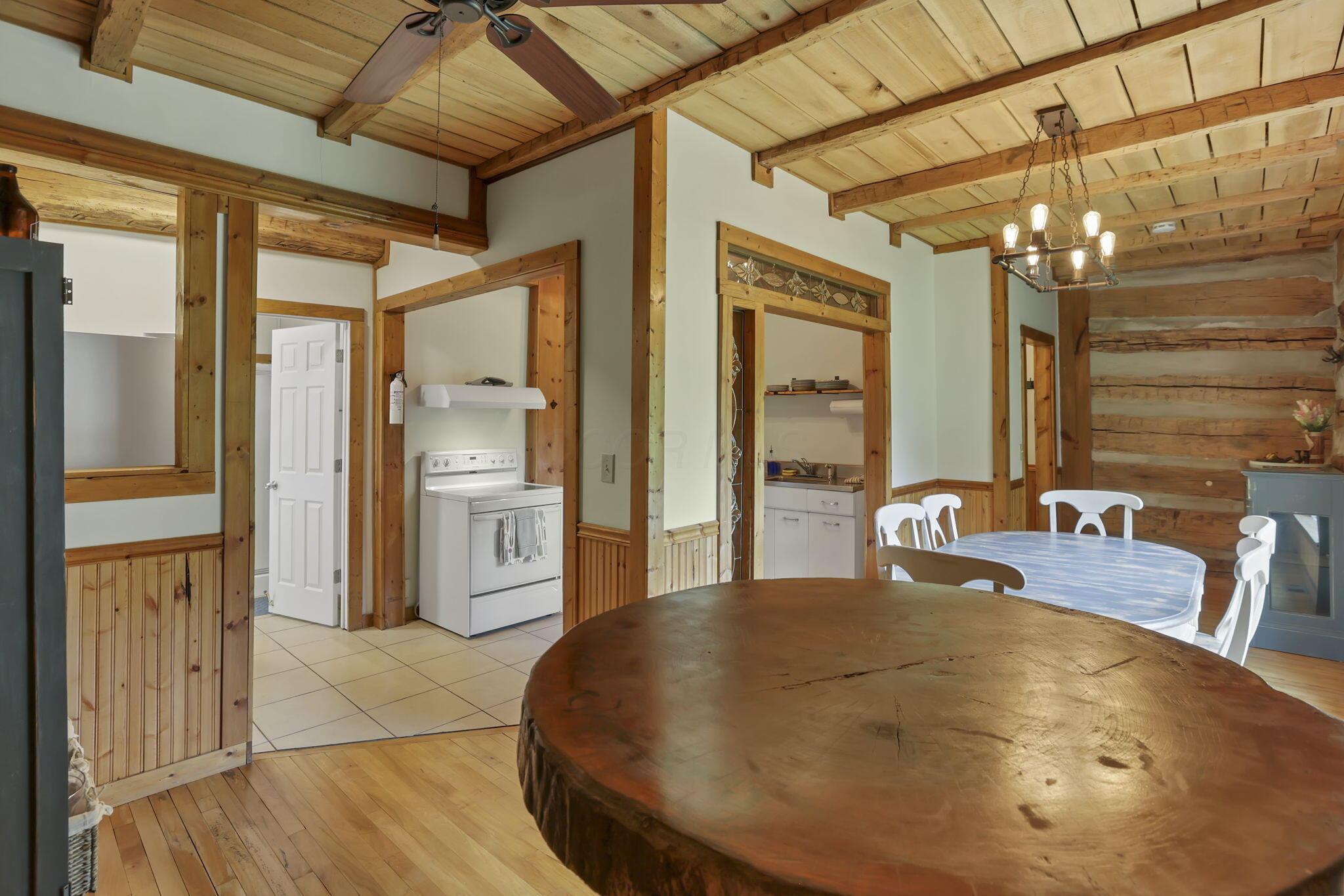 23587 Woltz Road, Rockbridge, Ohio image 17
