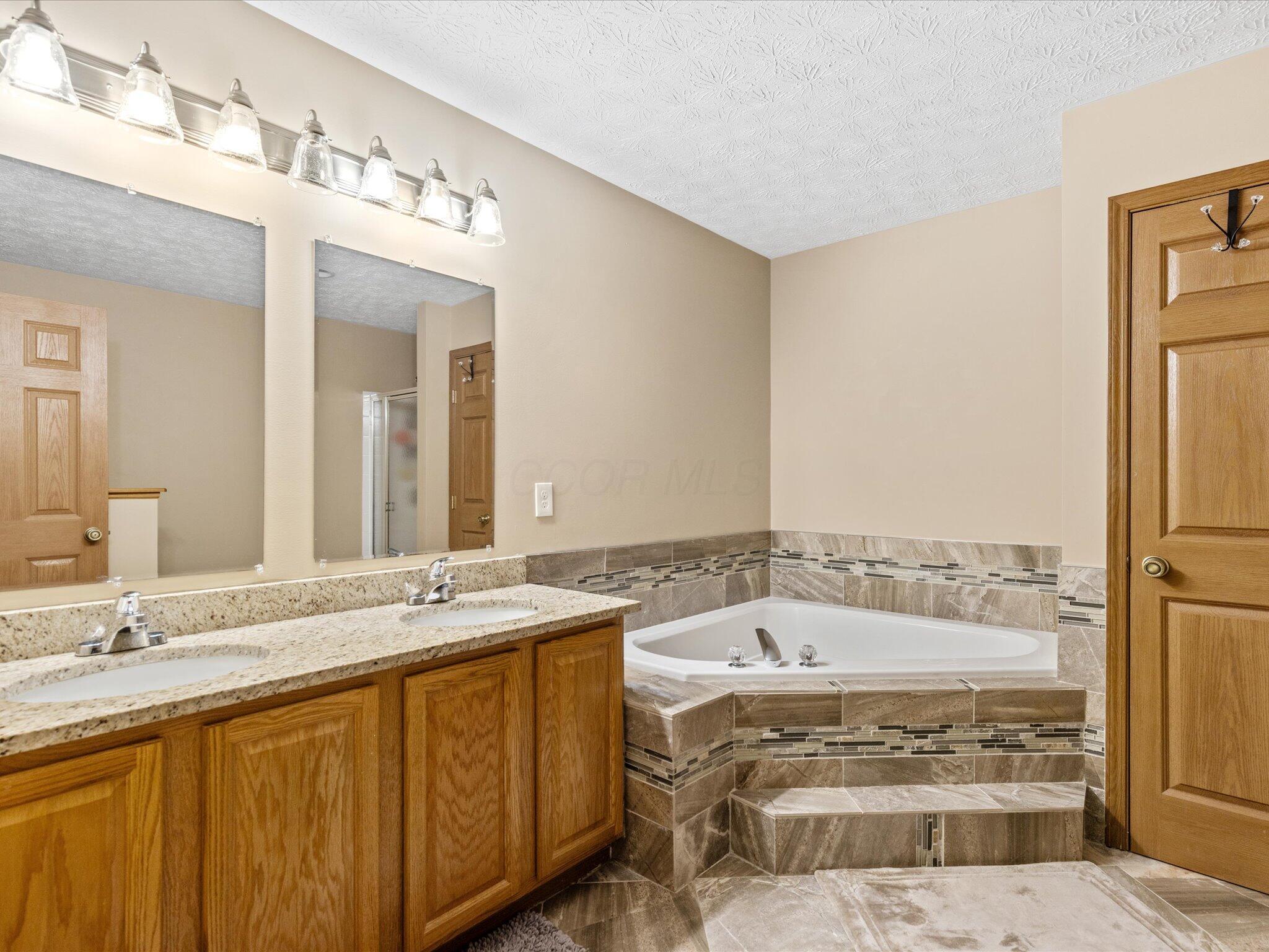 5980 Peridot Street, Grove City, Ohio image 27