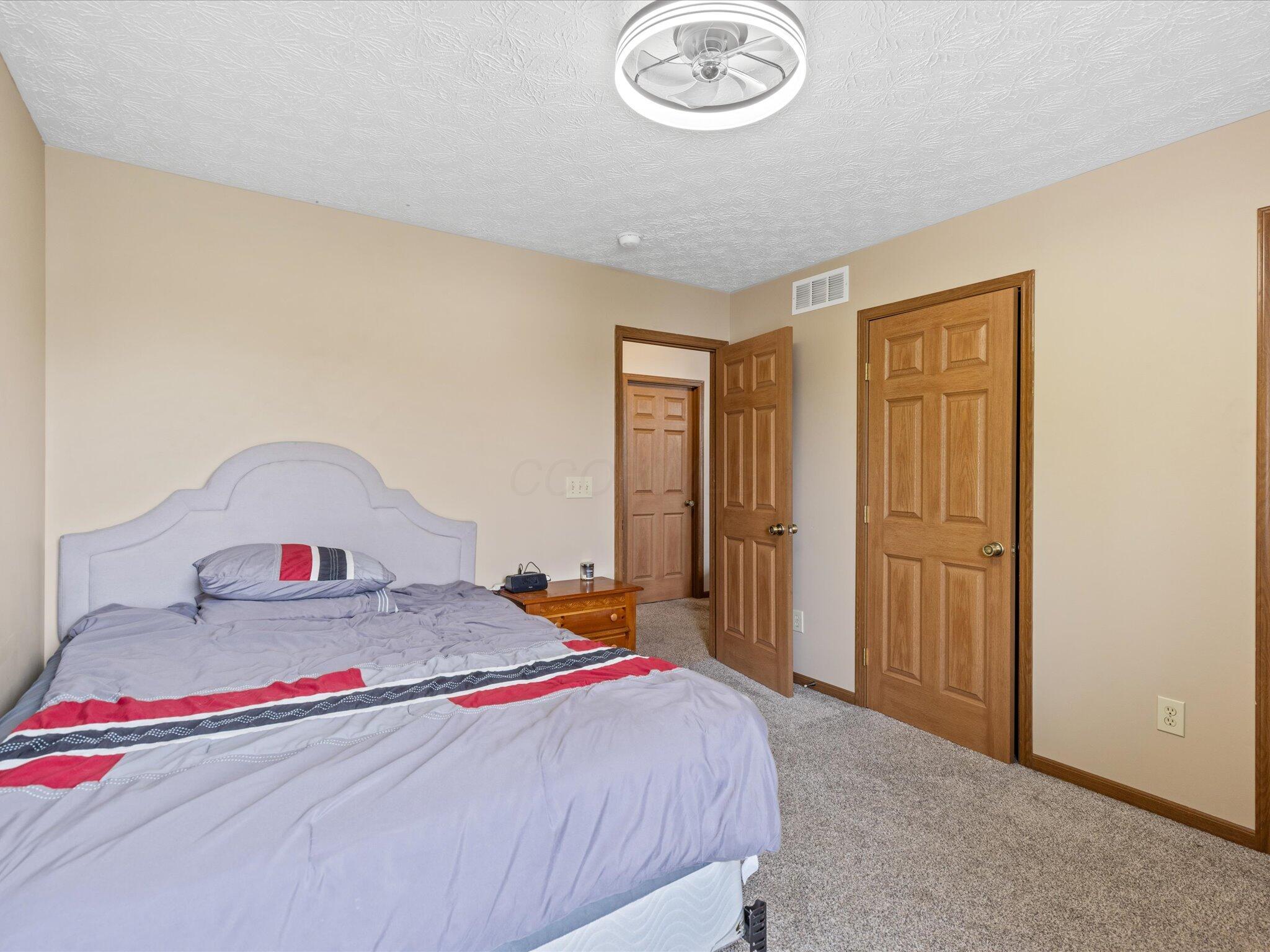 5980 Peridot Street, Grove City, Ohio image 34