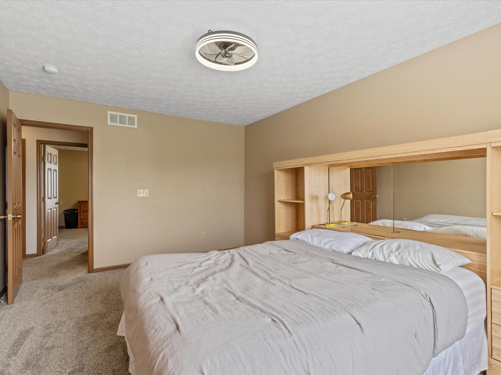 5980 Peridot Street, Grove City, Ohio image 32