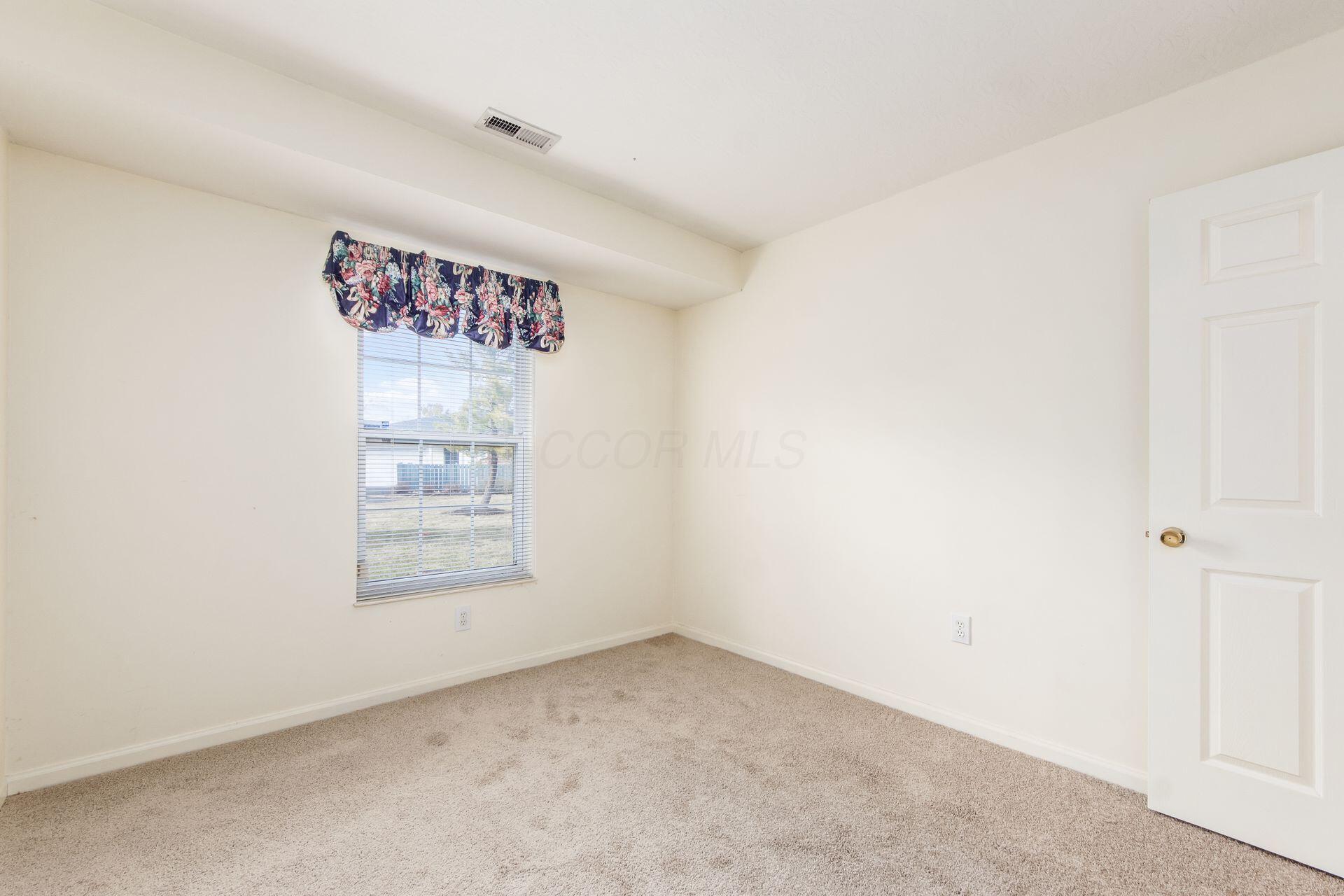 2400 Warm Springs Drive, Hilliard, Ohio image 24