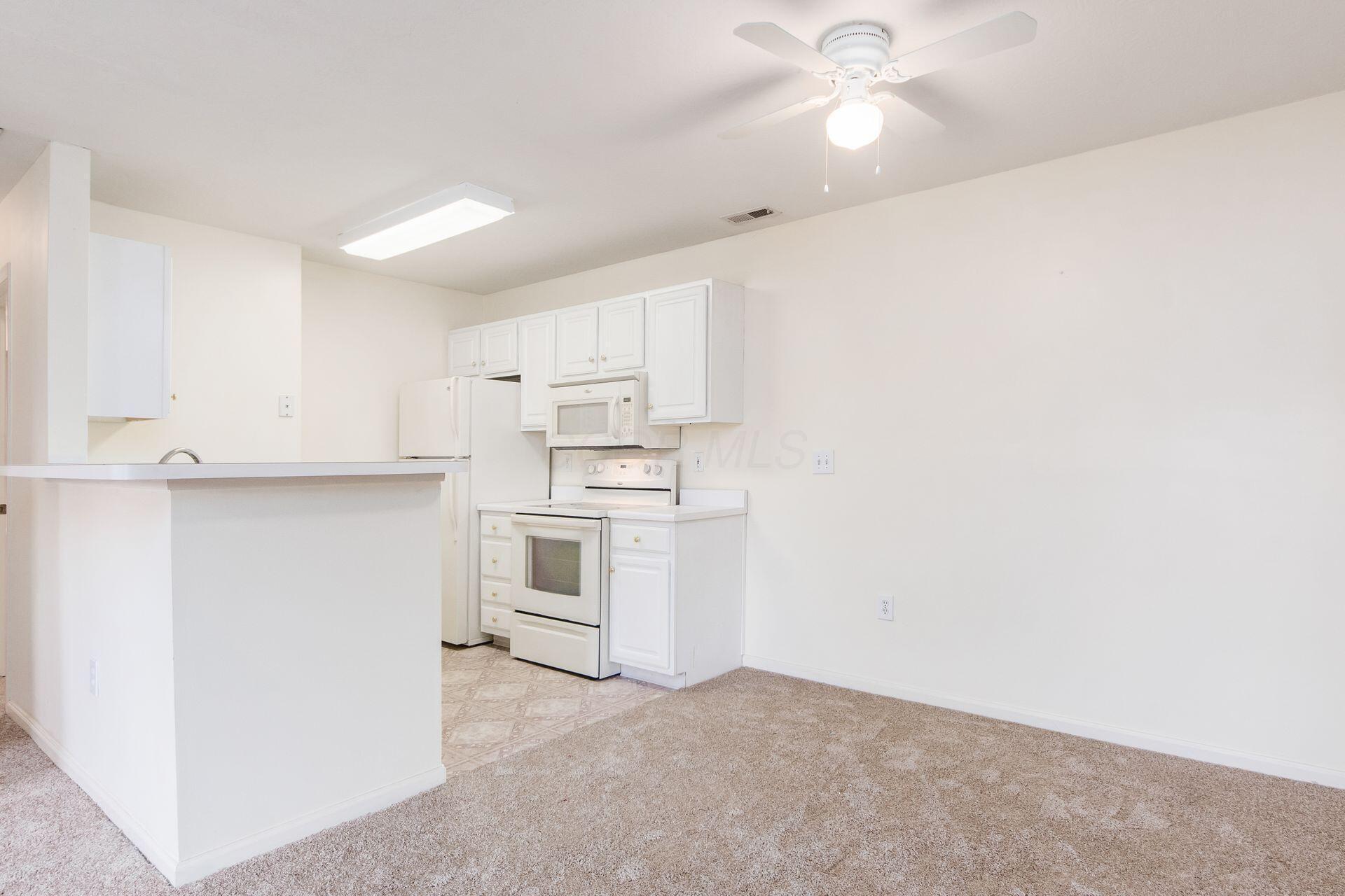 2400 Warm Springs Drive, Hilliard, Ohio image 13