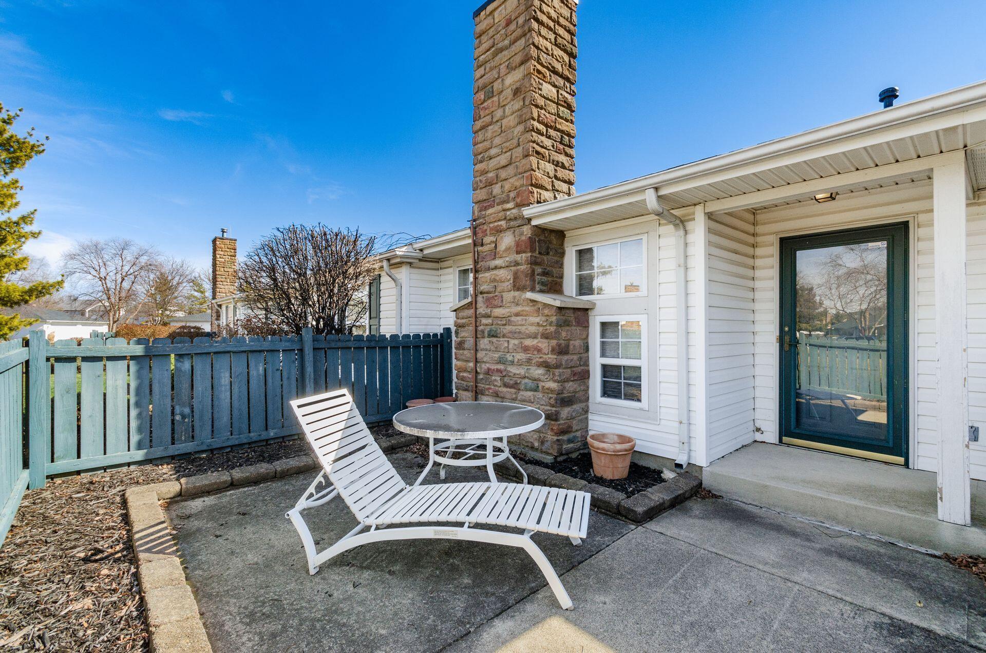 2400 Warm Springs Drive, Hilliard, Ohio image 4
