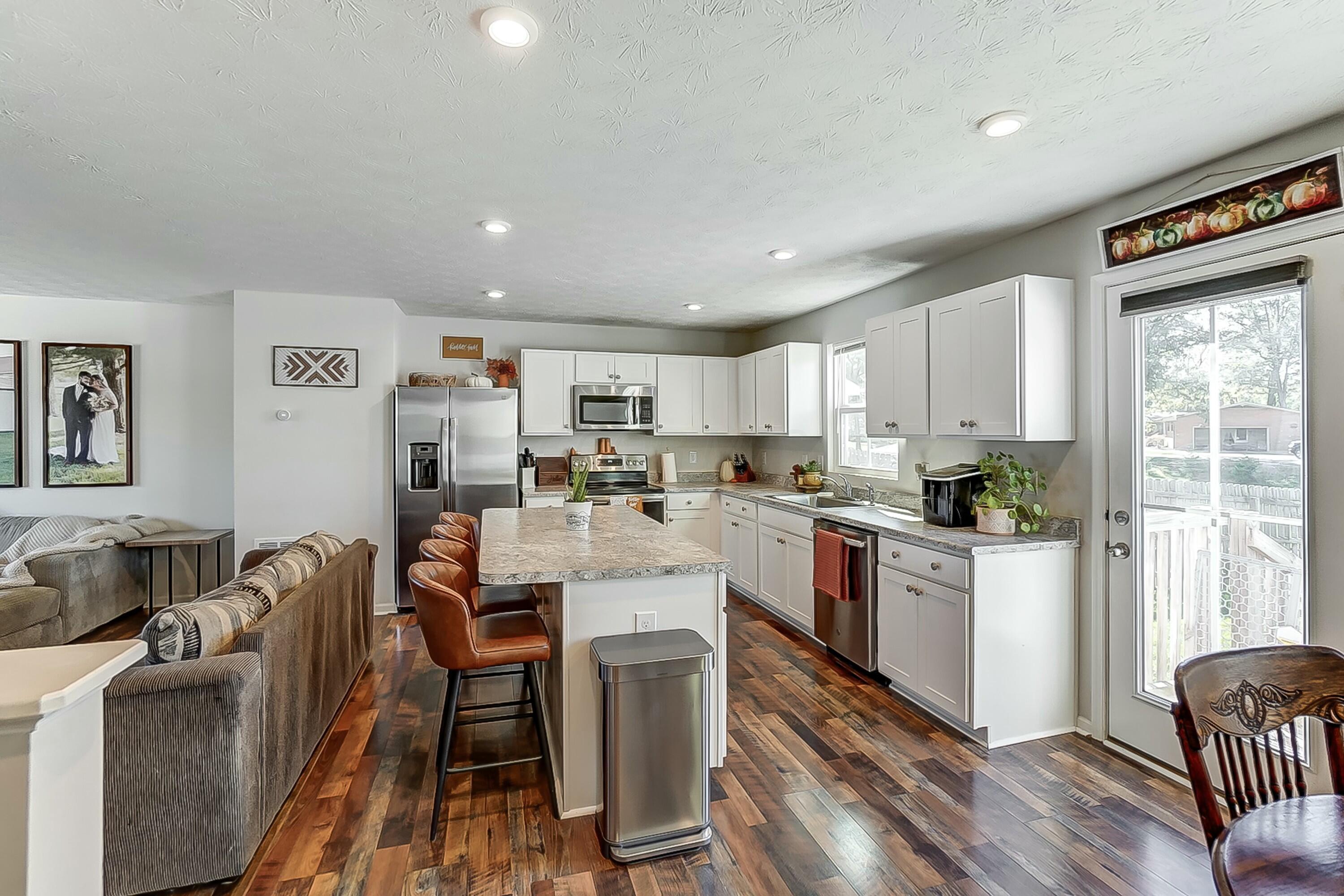 207 S Tuttle Road, Springfield, Ohio image 4