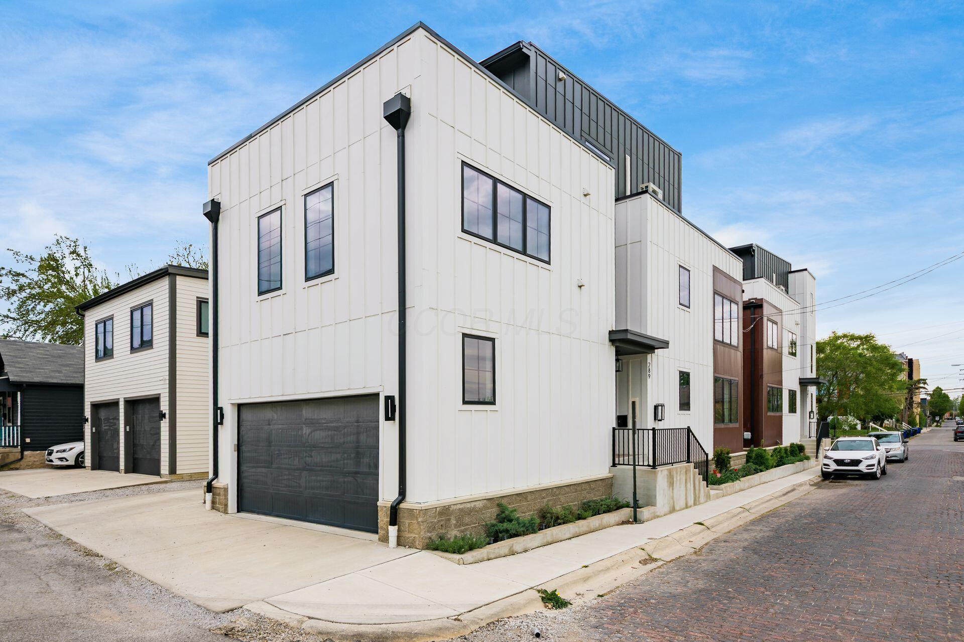 289 Detroit Avenue