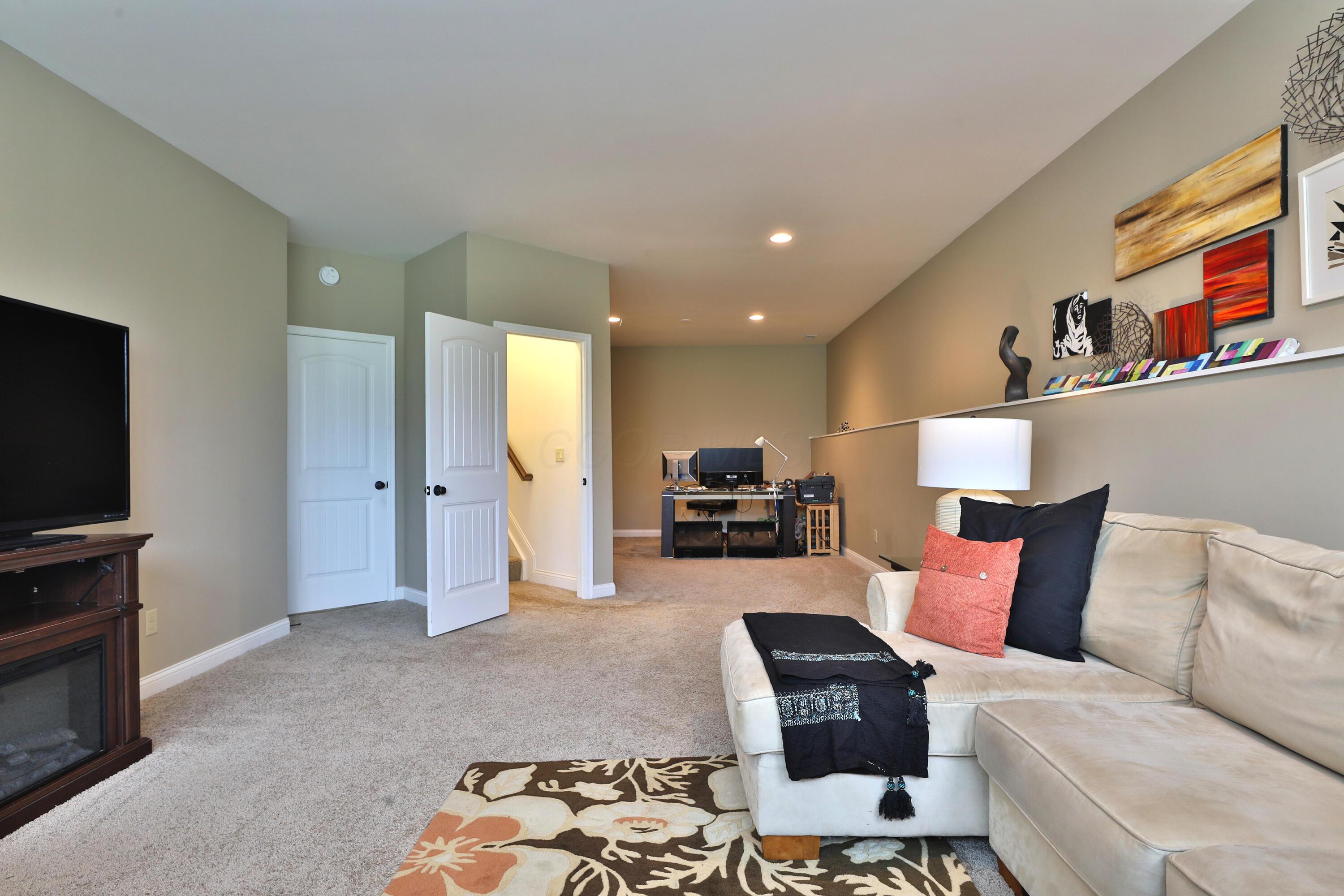 8515 Mallard Circle, Plain City, Ohio image 38
