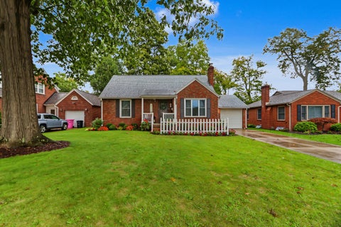 Homes For Sale - 662 Courtwright Boulevard<br/> Mansfield, OH 44907
