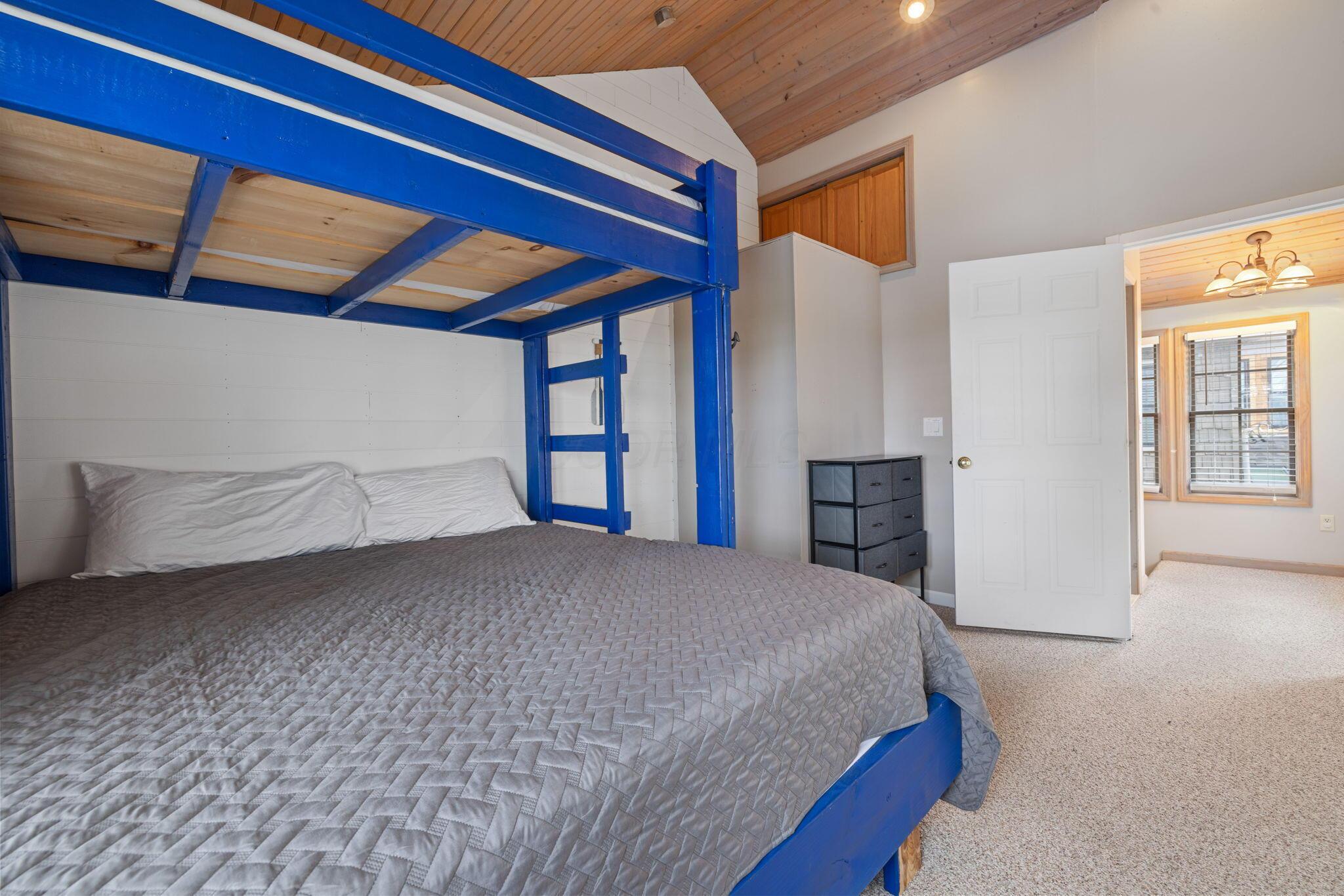 7842 Hickory Avenue, Russells Point, Ohio image 32