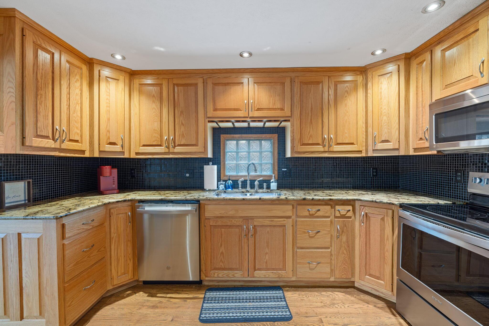 7842 Hickory Avenue, Russells Point, Ohio image 16