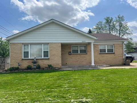Photo of 3225 Whitehead Road, Columbus, OH 43204 (MLS # 226013192)