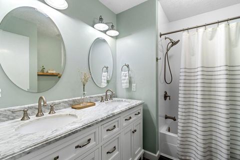 Tiny photo for 7981 Oakwind Court, Westerville, OH 43081 (MLS # 225039210)