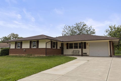 Photo of 1745 Rosehill Road, Reynoldsburg, OH 43068 (MLS # 226034249)