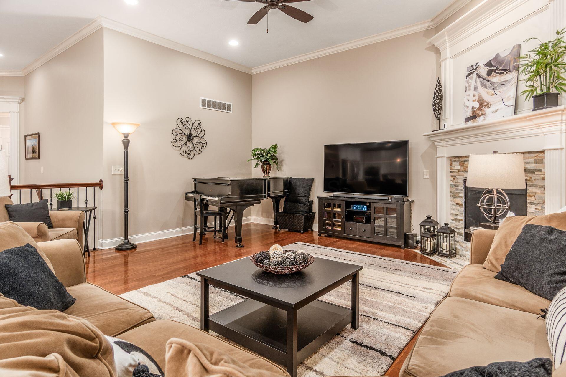 5464 Slater Ridge, Westerville, Ohio image 18