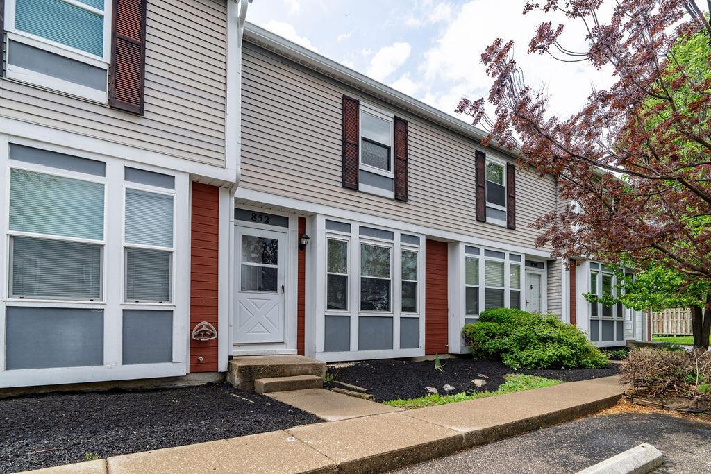 852 Pine Way Drive #E2, Columbus, Ohio image 2