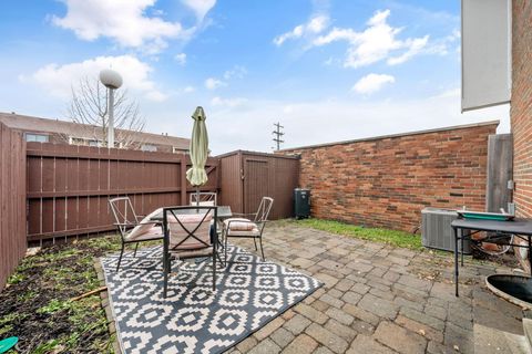 Tiny photo for 1904 Willoway Circle S, Columbus, OH 43220 (MLS # 226000709)