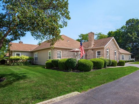 Photo of 2336 Willowside Lane, Grove City, OH 43123 (MLS # 225024635)