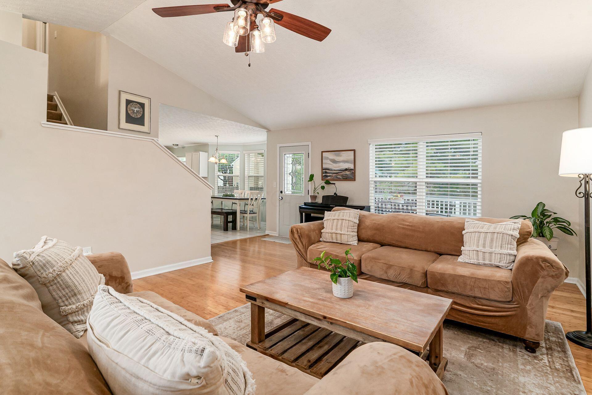 5062 Hilliard Green Drive, Hilliard, Ohio image 3