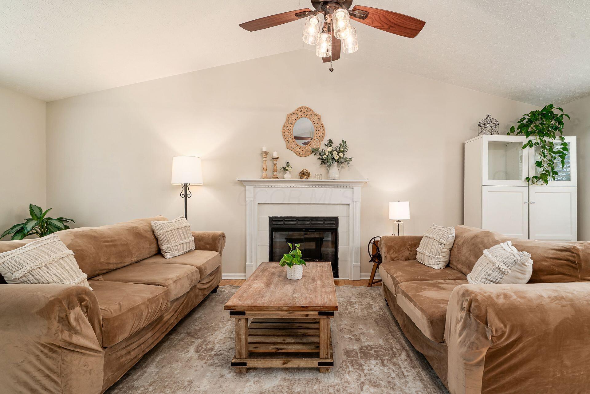 5062 Hilliard Green Drive, Hilliard, Ohio image 5