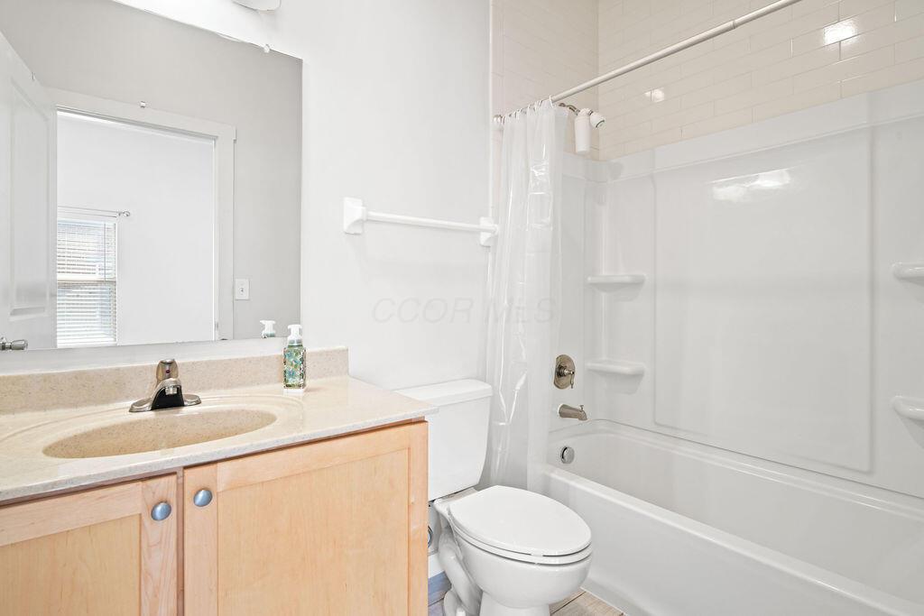 Columbus, Ohio 43206, United States, 2 Bedrooms Bedrooms, ,3 BathroomsBathrooms,Residential,Active,203190