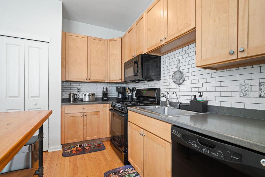 Columbus, Ohio 43206, United States, 2 Bedrooms Bedrooms, ,3 BathroomsBathrooms,Residential,Active,203190