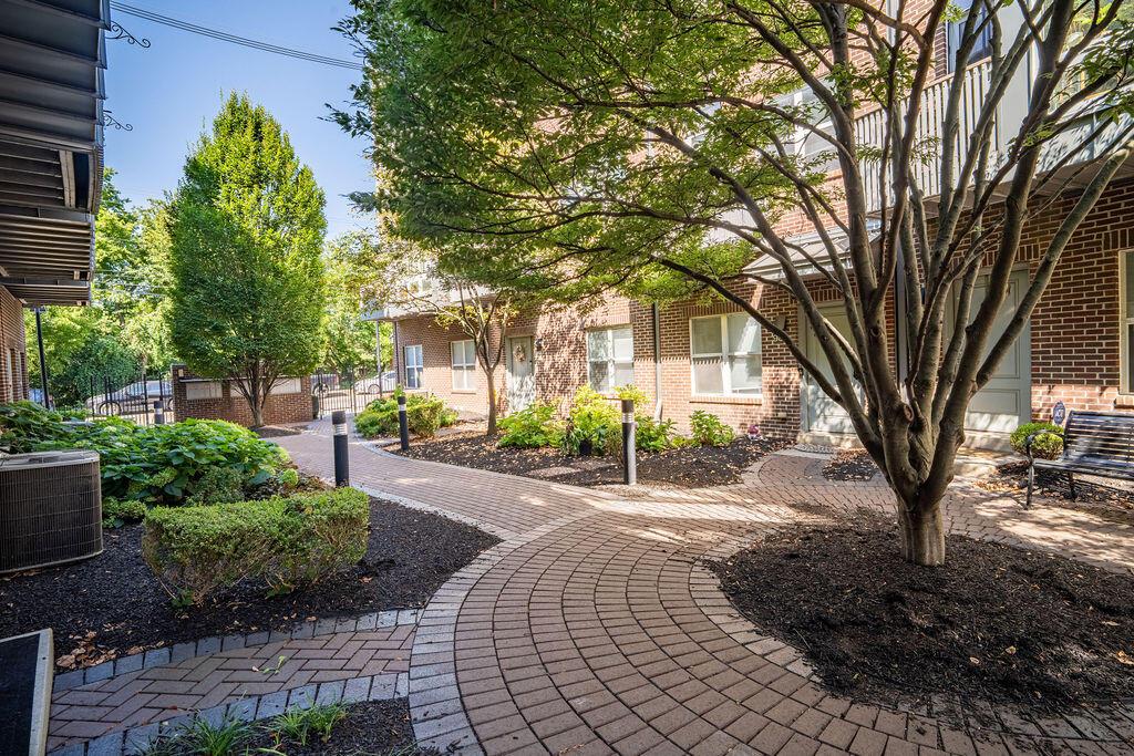 Columbus, Ohio 43206, United States, 2 Bedrooms Bedrooms, ,3 BathroomsBathrooms,Residential,Active,203190