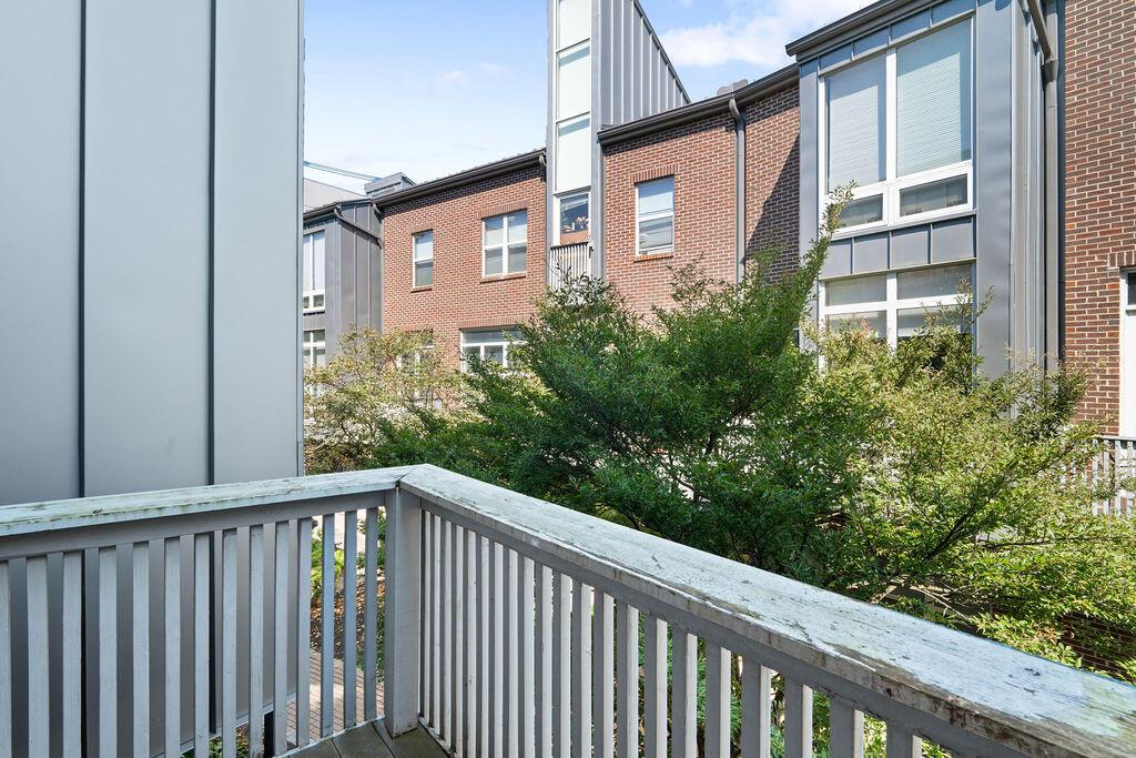 Columbus, Ohio 43206, United States, 2 Bedrooms Bedrooms, ,3 BathroomsBathrooms,Residential,Active,203190