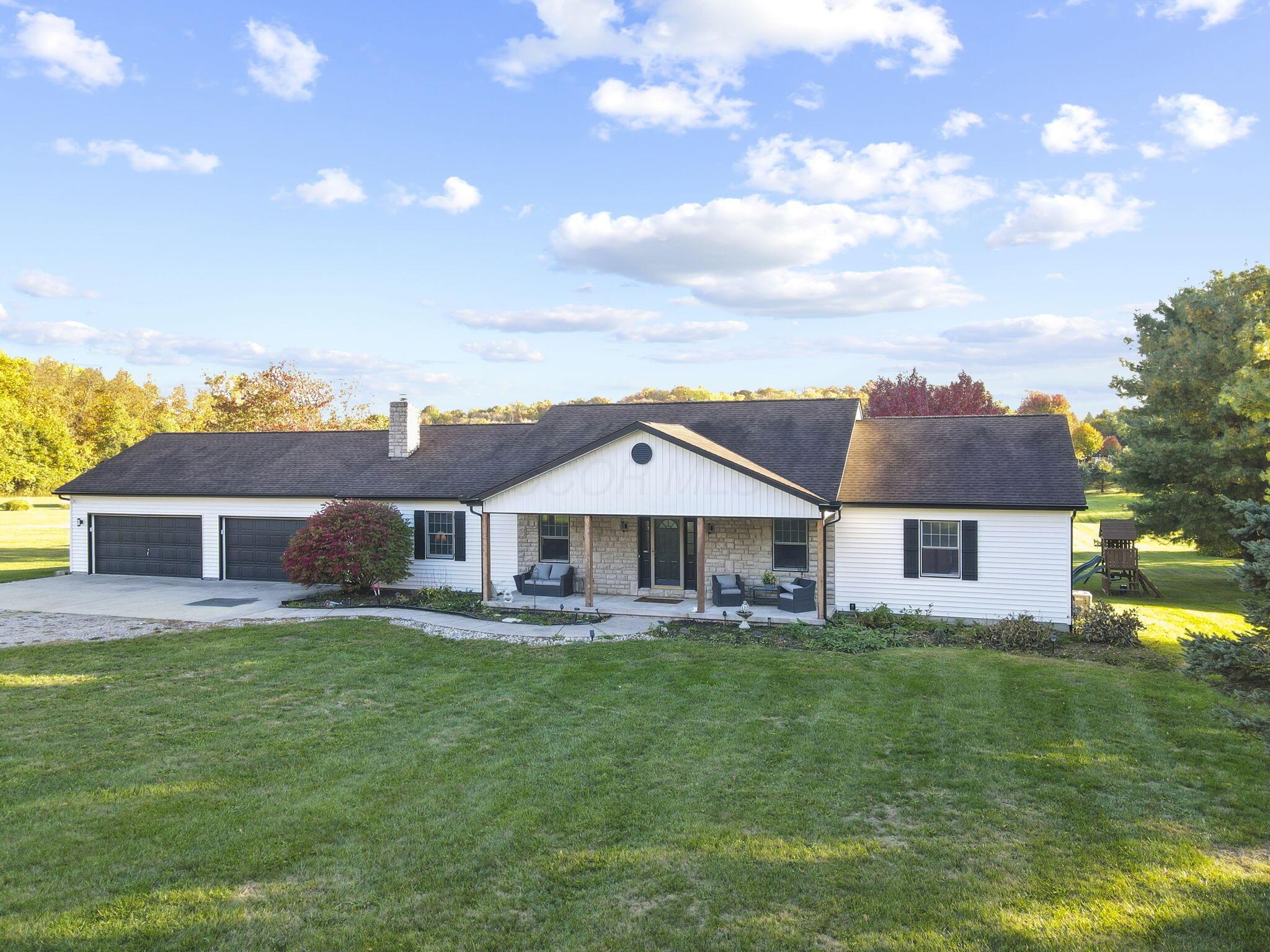 645 Refugee Road, Hebron, Ohio image 2