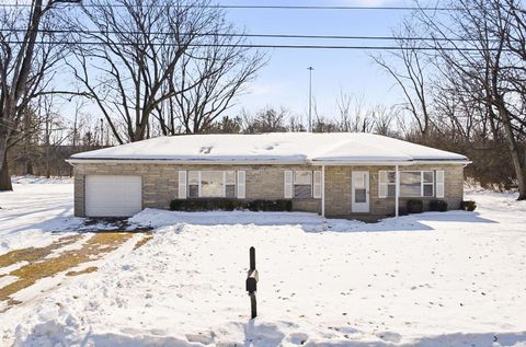 Photo of 2415 Chinquo Street, Grove City, OH 43123 (MLS # 226003946)