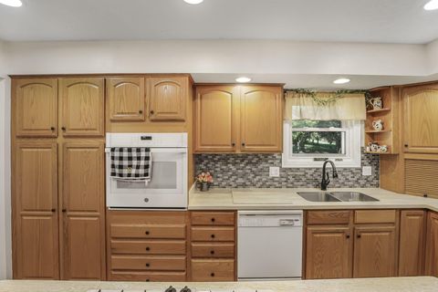 Tiny photo for 184 Citation Drive SW, Pataskala, OH 43062 (MLS # 225037478)