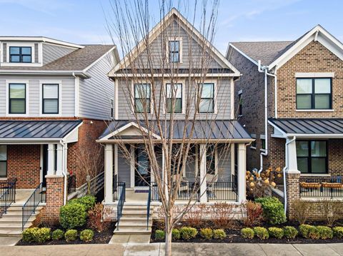 Photo of 951 Hudson Crossing, Grandview Heights, OH 43212 (MLS # 226006155)