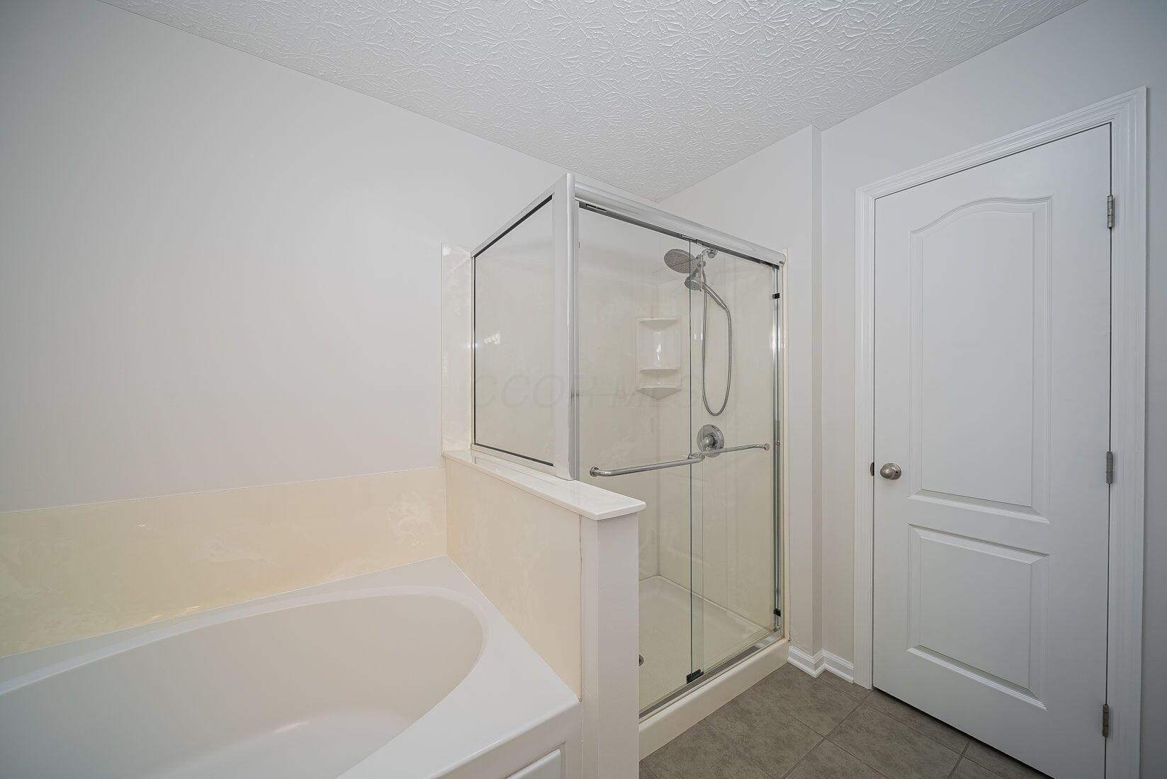 1019 Wallace Drive, Delaware, Ohio image 32
