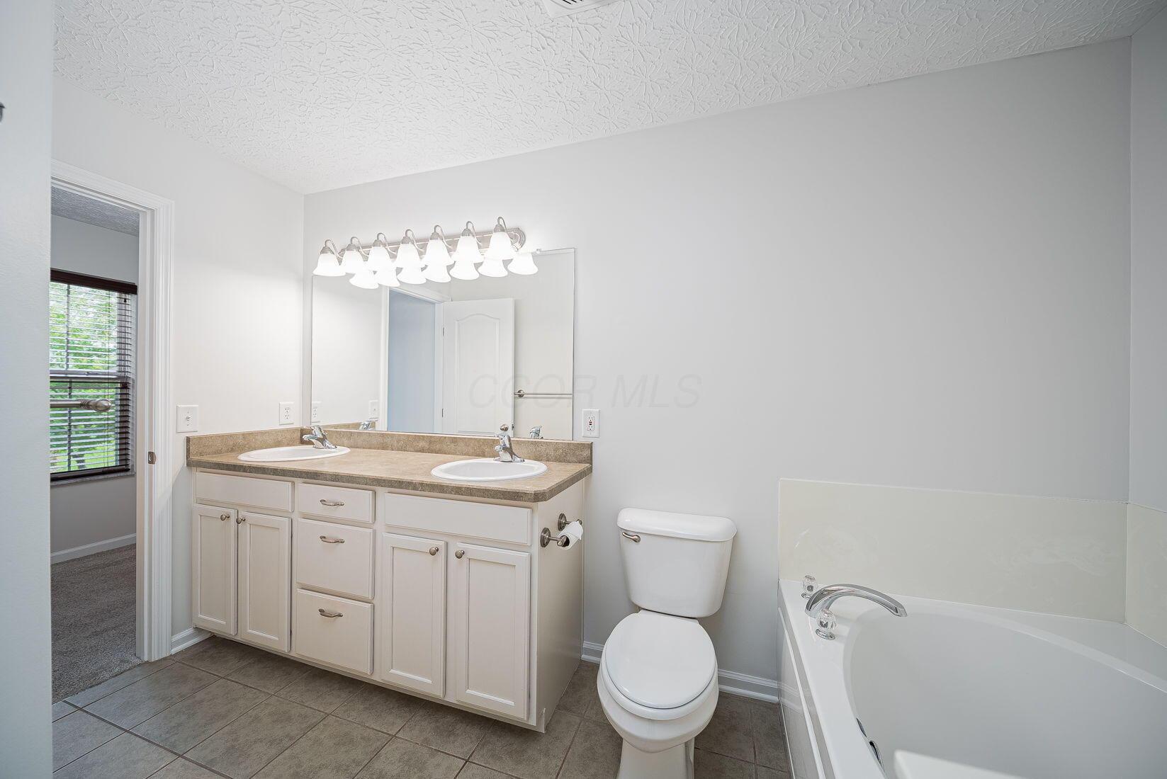 1019 Wallace Drive, Delaware, Ohio image 31
