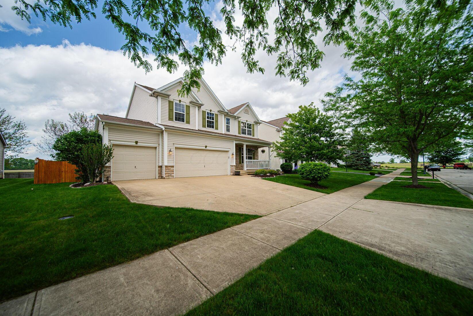 1019 Wallace Drive, Delaware, Ohio image 2