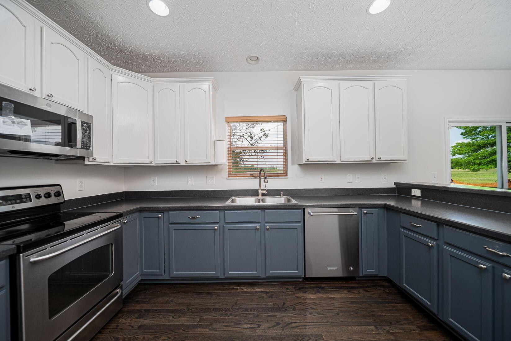 1019 Wallace Drive, Delaware, Ohio image 15