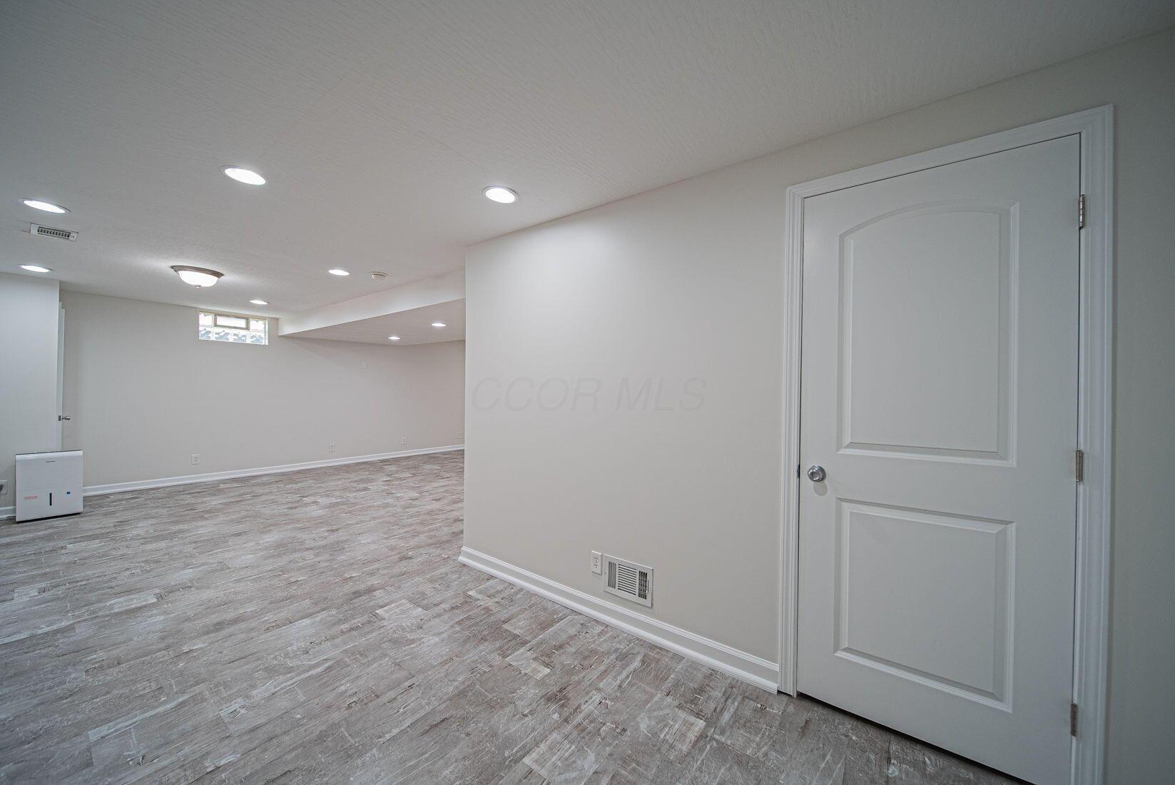 1019 Wallace Drive, Delaware, Ohio image 47