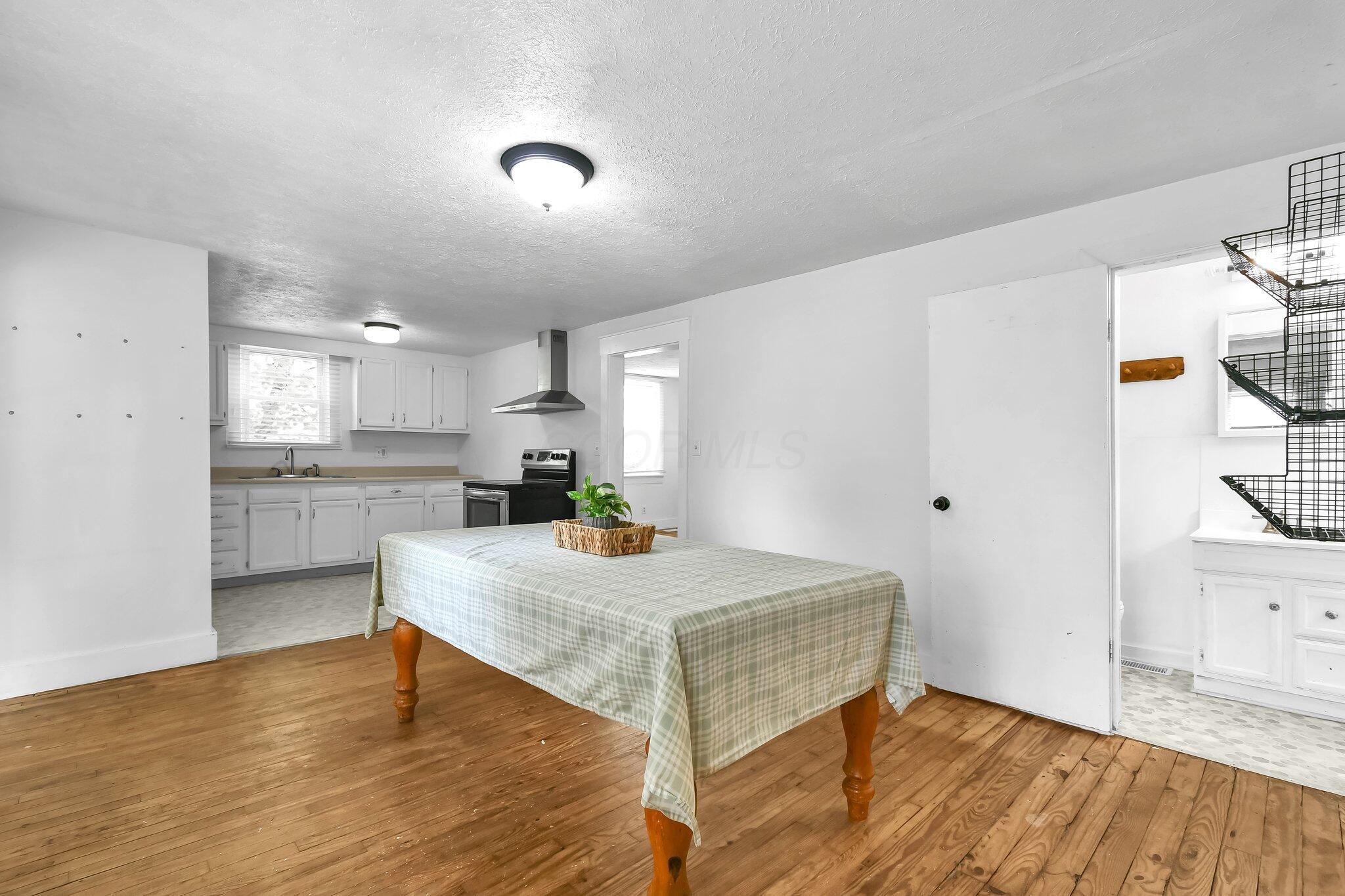 221 W Mulberry Street, Baltimore, Ohio image 9