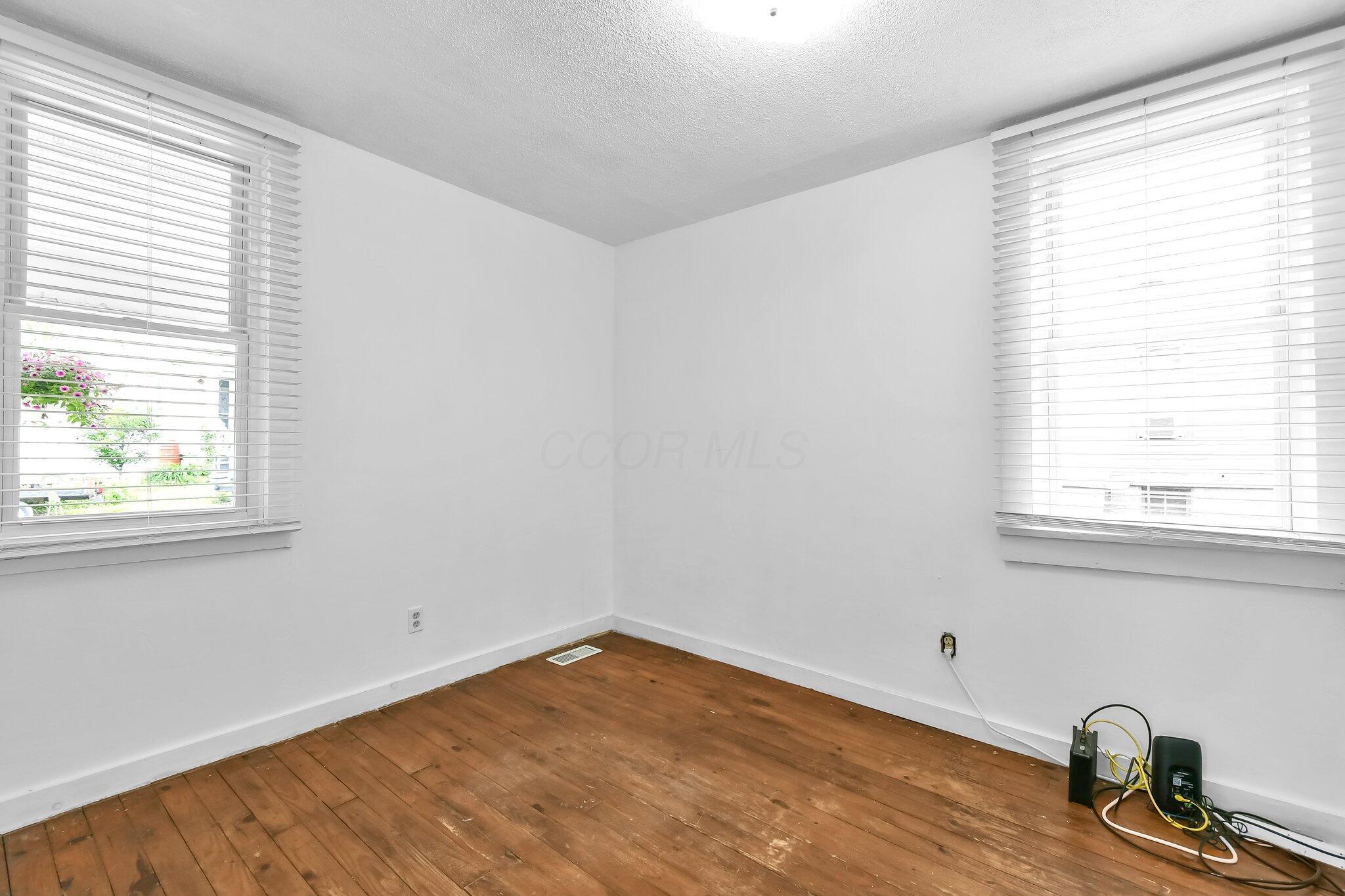 221 W Mulberry Street, Baltimore, Ohio image 7