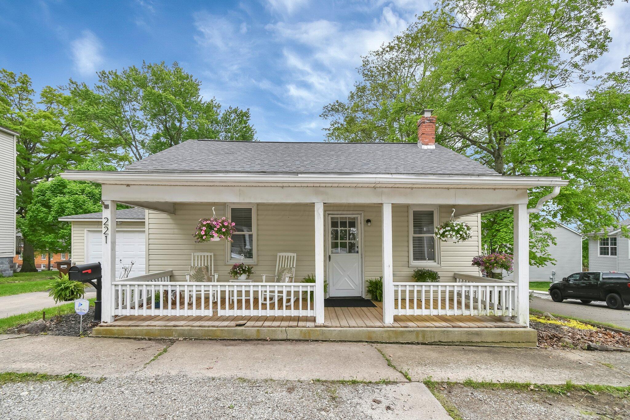 221 W Mulberry Street, Baltimore, Ohio image 2