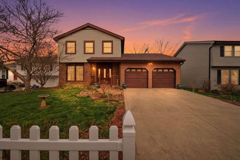 Photo of 1992 Edmunds Court, Powell, OH 43065 (MLS # 226011576)