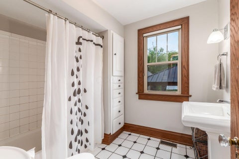 Tiny photo for 62 Glencoe Road, Columbus, OH 43214 (MLS # 226020225)